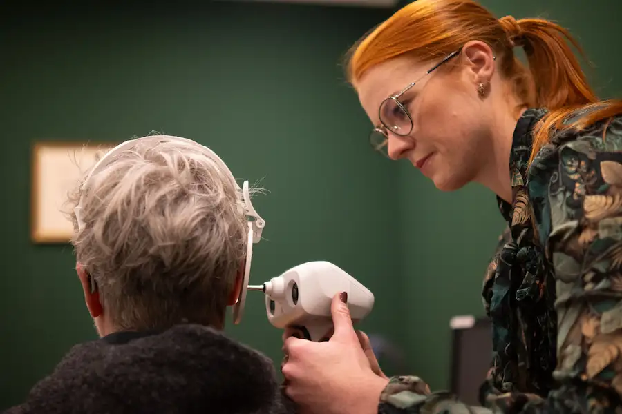 Abformung der Ohren für einen individuellen und professionellen Gehörschutz in Schwerin.